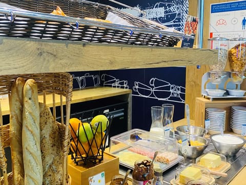 Daily buffet breakfast (EUR 9.90 per person)