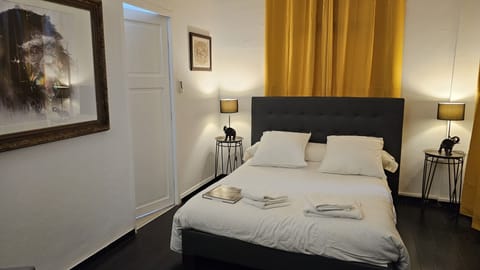 Comfort Double Room, 1 Double Bed, Non Smoking, Private Bathroom | 1 bedroom, premium bedding, in-room safe, individually decorated