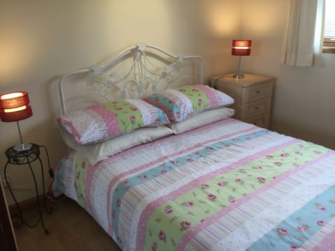 Apartment | 2 bedrooms, iron/ironing board, free WiFi, bed sheets