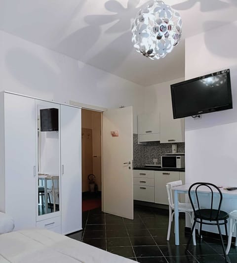 Superior Quadruple Room, Kitchenette | In-room safe, soundproofing, iron/ironing board, free WiFi