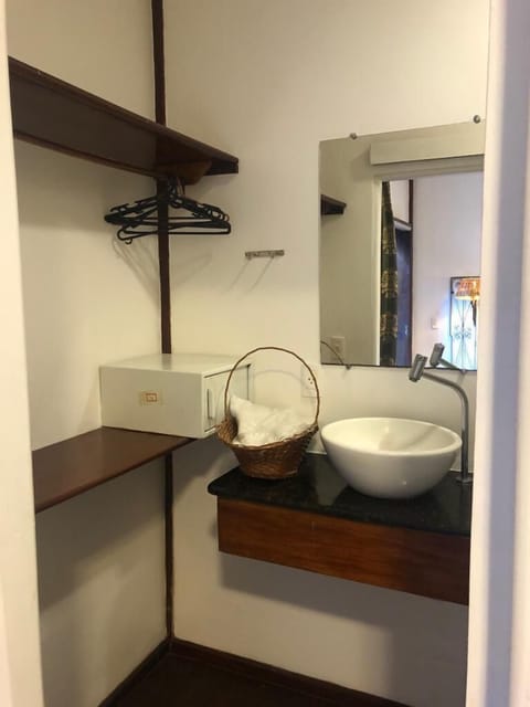 Apartamento Privativo | Bathroom | Shower