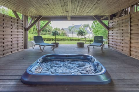 Romantic Cabin, Hot Tub | Spa