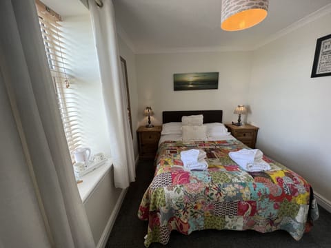 Double Room, Private Bathroom | Desk, iron/ironing board, free WiFi, bed sheets