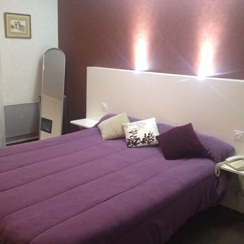 Double Room, Garden View | Free WiFi, bed sheets, wheelchair access