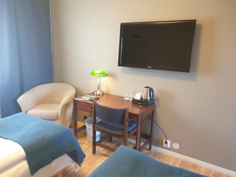 Standard Twin Room, 2 Twin Beds, Private Bathroom | Desk, laptop workspace, blackout drapes, free WiFi