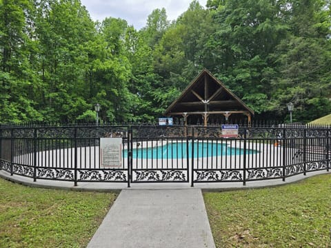Timberwinds community pool and pavilion