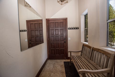 Highlands Lodge Entrance - Highlands Lodge Entrance