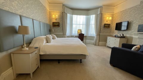 Premium Double or Twin Room, Ensuite | Premium bedding, individually decorated, individually furnished