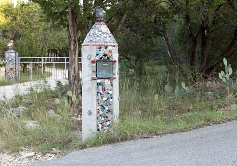 Mailbox and Front Gate with the Owl and the Pussycat (who went to sea).