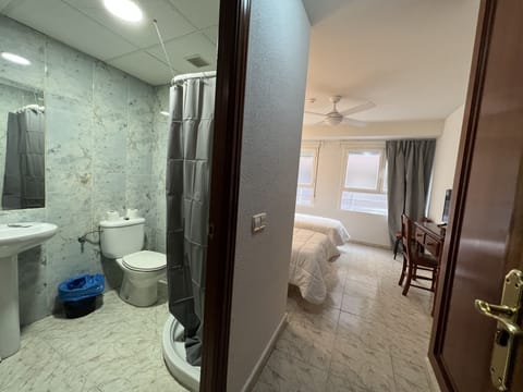 Double or Twin Room | Bathroom | Shower, free toiletries, towels