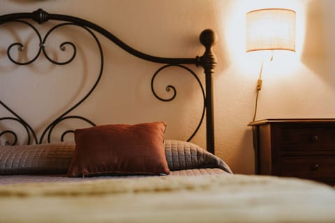 agriturismo-la-papessa-chianti-san-donato-farmhouse-iride-bedroom