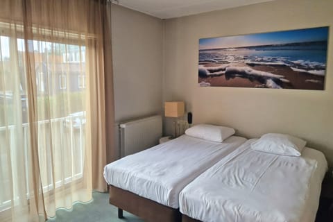 Standard Double Room | Free WiFi, bed sheets