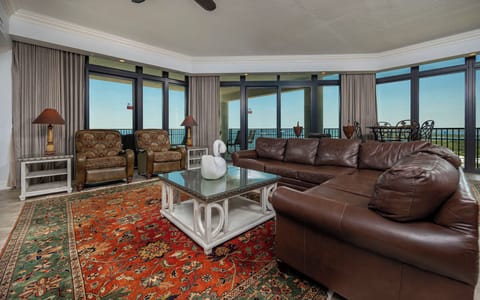 The Oasis 2101 Orange Beach, Alabama, beach front, 4 bedroom condominium