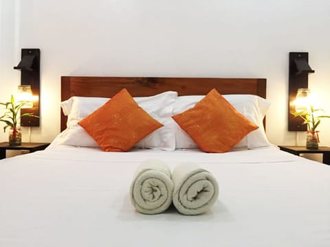 Deluxe Room | In-room safe, soundproofing, iron/ironing board, free WiFi