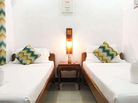 Double Room, 2 Twin Beds | In-room safe, soundproofing, iron/ironing board, free WiFi