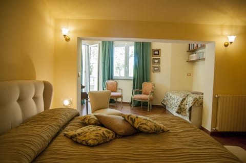 Double Room, Terrace | Desk, iron/ironing board, free WiFi, bed sheets