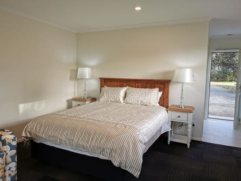 Luxury Suite, 1 Double Bed, Mountain View | Premium bedding, individually decorated, individually furnished, desk