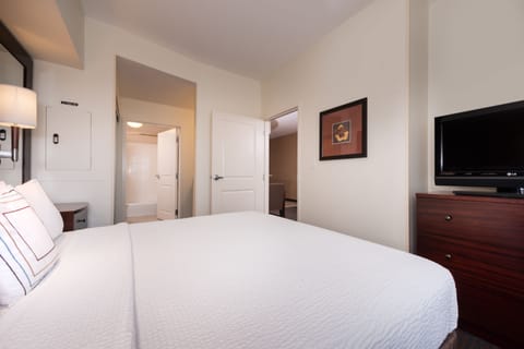 Suite, 1 Bedroom | In-room safe, individually decorated, individually furnished, desk