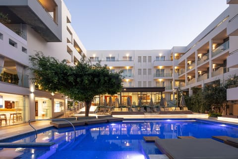 Outdoor pool, pool umbrellas