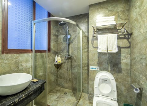 Tatami Double Room  | Bathroom shower