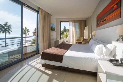 Junior Room, Terrace, Sea View | Minibar, in-room safe, individually decorated, individually furnished