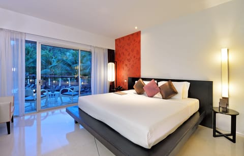 Superior Pool View | 1 bedroom, premium bedding, minibar, in-room safe