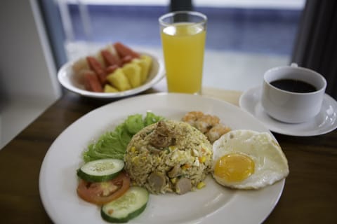 Daily cooked-to-order breakfast (IDR 50000 per person)