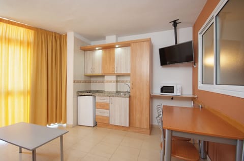 Apartment, 1 Bedroom | Private kitchen | Fridge, microwave, coffee/tea maker, electric kettle