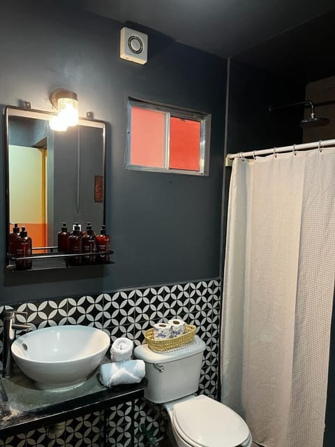 Compact Room, Private Bathroom | Bathroom | Towels