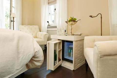 In-room safe, individually decorated, free WiFi