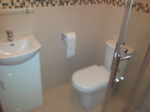 Townhome, 2 Bedrooms | Bathroom | Shower, hair dryer, towels