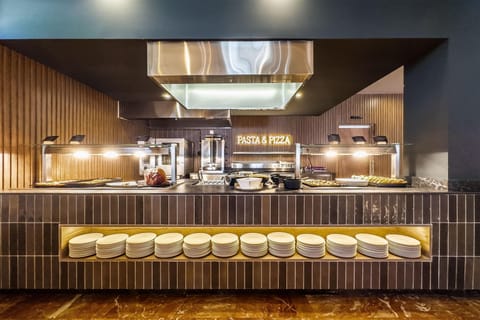 Breakfast, lunch, dinner served; international cuisine