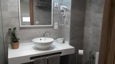 Single Room | Bathroom sink