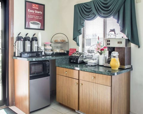 Free continental breakfast