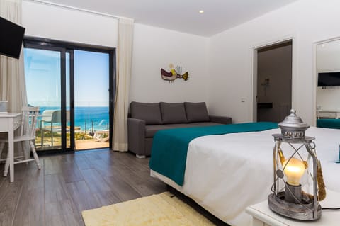 Superior Double or Twin Room, Ocean View | Minibar, desk, soundproofing, free WiFi