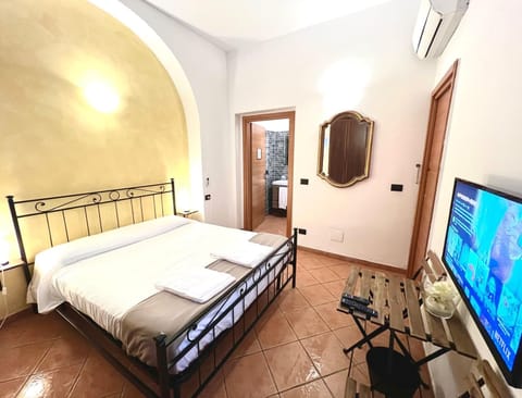 Double Room (Giglio) | Egyptian cotton sheets, premium bedding, down comforters