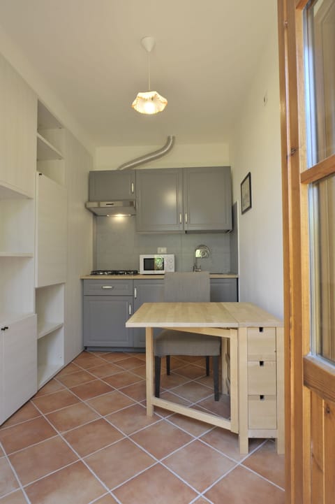Standard Apartment | Private kitchen | Full-size fridge, stovetop, coffee/tea maker, electric kettle