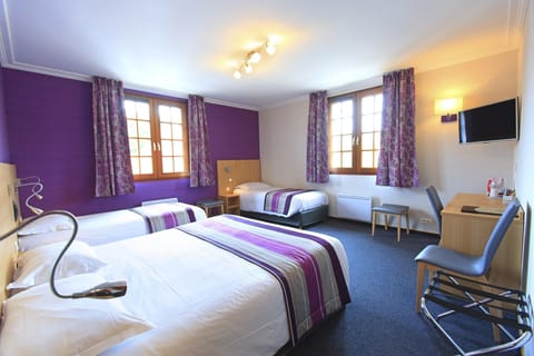 Superior Quadruple Room | In-room safe, blackout drapes, soundproofing, free WiFi