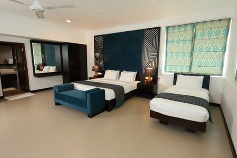 Executive Suite, Sea View | Premium bedding, minibar, in-room safe, desk