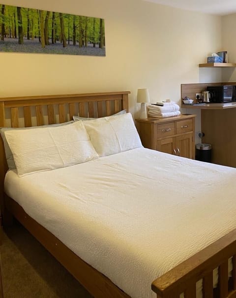 Double Room | Iron/ironing board, free WiFi, bed sheets