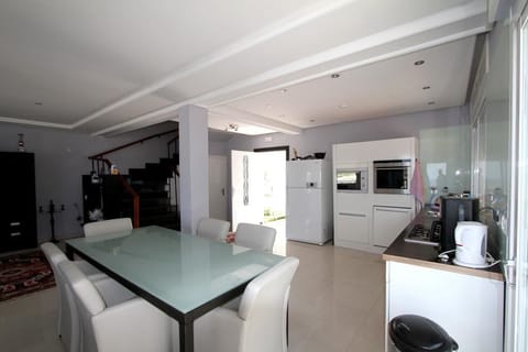 Villa, 3 Bedrooms, Private Pool | In-room dining