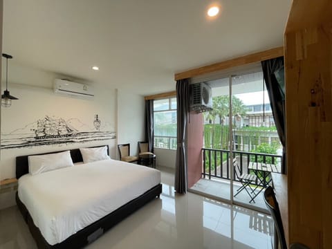 Deluxe Double Room with Balcony | Desk, free WiFi