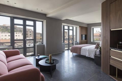 Deluxe Room (Perianth, Acropolis View) | Premium bedding, free minibar, in-room safe, desk