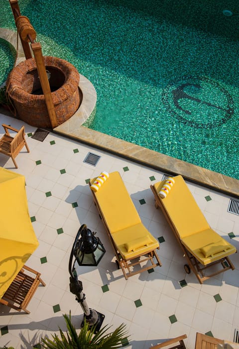 Outdoor pool, sun loungers