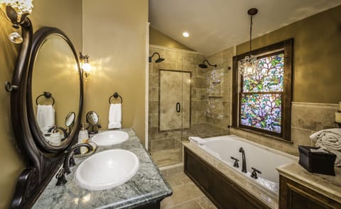 Emerald Room - Premium Room (Adults 21+ only) | Jetted tub