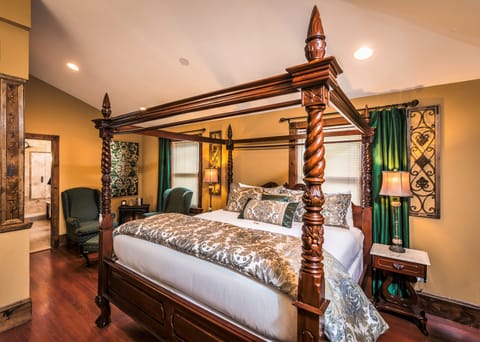Emerald Room - Premium Room (Adults 21+ only) | Premium bedding, pillowtop beds, individually decorated