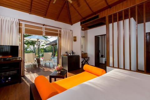 Deluxe Pool Villa | Minibar, in-room safe, desk, free WiFi