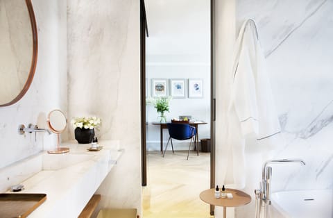 Suite La Concha | Bathroom | Eco-friendly toiletries, hair dryer, bathrobes, slippers