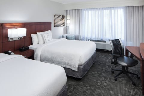 Premium bedding, in-room safe, desk, laptop workspace