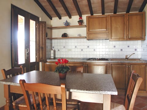 Apartment, 2 Bedrooms | Private kitchen